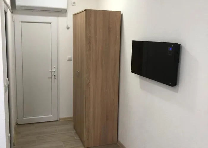 Prenociste Binta Хостел Вране